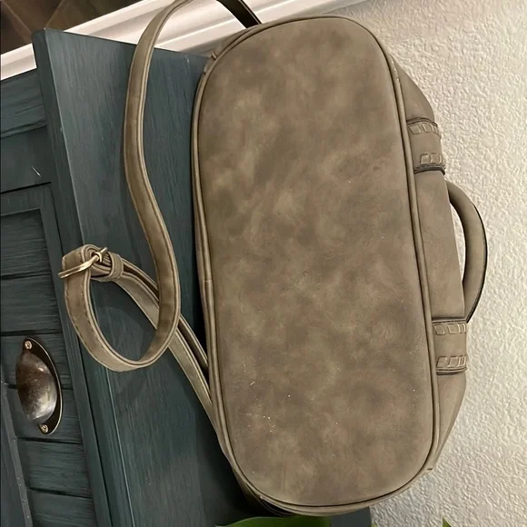 Elegant Taupe Handbag - Picture 4 of 4